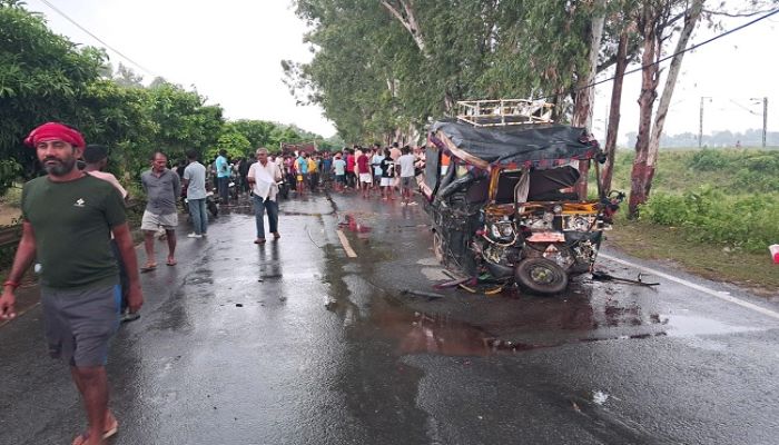 Bihar Road Accident: बिहार के पटना में भयंकर सड़क हादसा, ट्रक-ऑटो की भिड़ंत में 8 लोगों की मौत