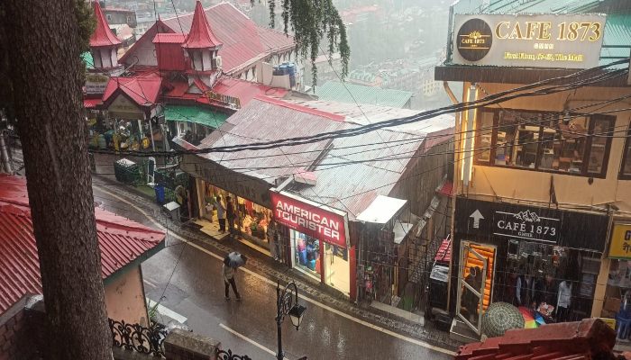 Himachal Weather: मई में बारिश व बर्फबारी से बढ़ी ठंड, शिमला-कुल्लू समेत कई जिलों में अलर्ट
