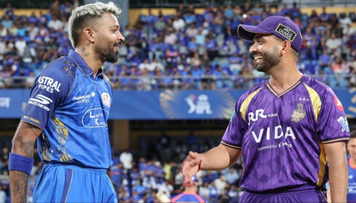 Indian Premier League 2026 : 'करो या मरो' के मुकाबले में केकेआर ने टॉस जीतकर चुनी गेंदबाजी, एमआई की टीम में कप्तान पांड्या की वापसी