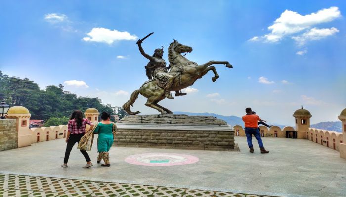 पर्यटकों की सुविधा के लिए खरीदी गई इलेक्ट्रिक कारें नगर निगम के लिए साबित हुई घाटे का सौदा
