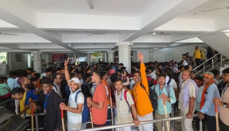 नवरात्रि पर शक्तिपीठों में उमड़ रहे भक्त, गूंजे ‘जय माता दी’ के जयकारे