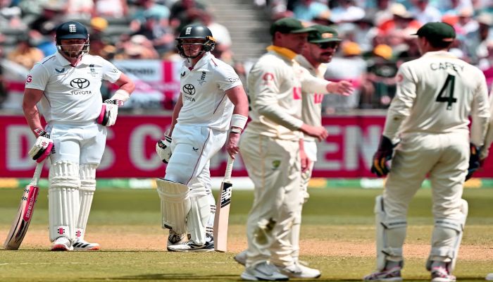 Aus vs Eng 1st Test: 164 रनों पर ढेर हुए अंग्रेज, ऑस्ट्रेलिया को जीत के लिए मिला 205 रनों का टारगेट