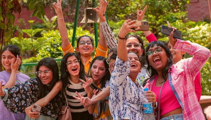 CGBSE Result 2026 Topper List: छत्तीसगढ़ बोर्ड 10वीं-12वीं के नतीजे जारी, यहां देखें टॉपर्स की लिस्ट