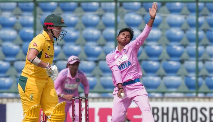 AUS W vs IND W  3rd ODI : ऑस्ट्रेलिया ने भारत के सामने रखा 413 रनों का विशाल टारगेट, मूनी ने जड़ा तूफानी शतक