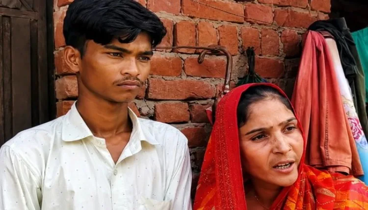 38 वर्षीय महिला को 20 साल के युवक से हुआ प्यार, पति व तीन बच्चों को छोड़ पहुंची प्रेमी के घर