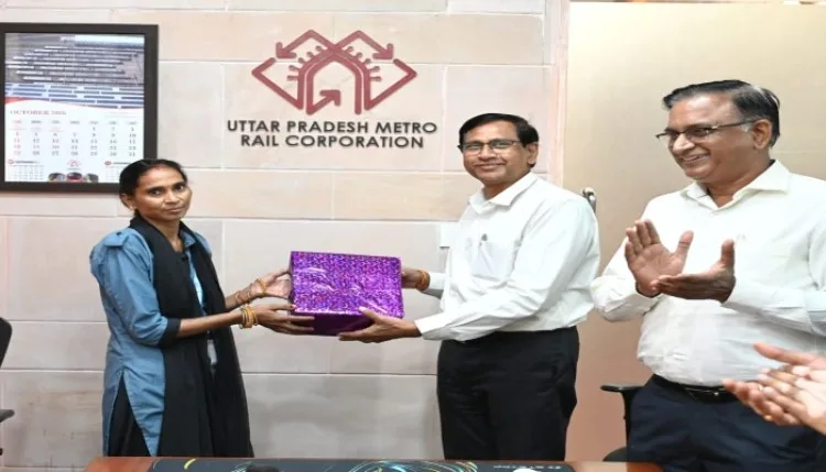 यूपी मेट्रो ने स्वच्छता सप्ताह के समापन पर स्वच्छता मित्रों को किया सम्मानित