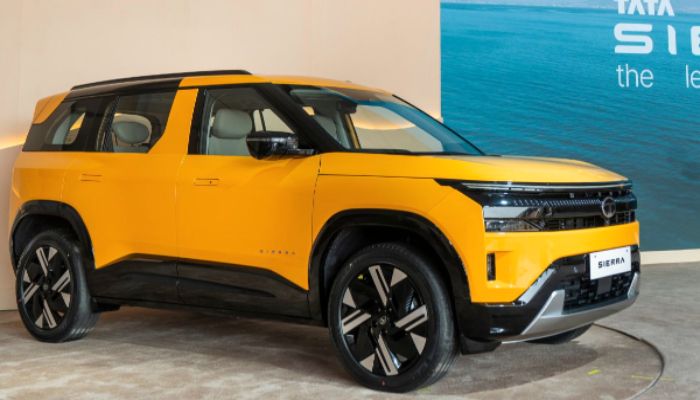 Tata Sierra Price: दमदार लुक और धांसू फीचर्स के साथ भारत में लॉन्‍च हुई 'टाटा सिएरा', जानें कितनी है कीमत
