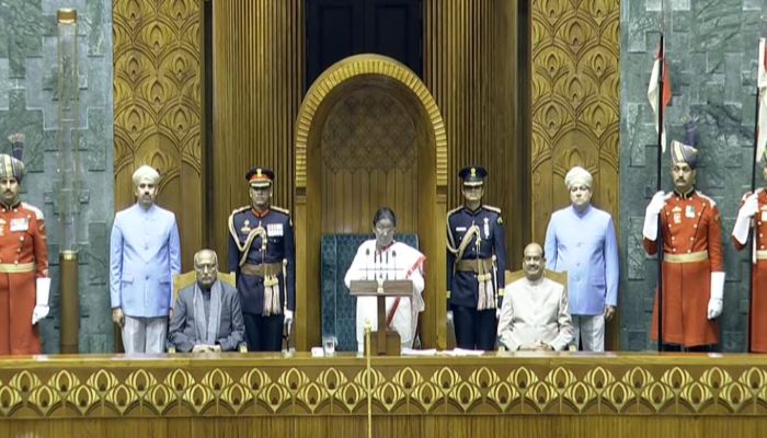 राष्ट्रपति मुर्मू के अभिभाषण के साथ संसद के बजट सत्र आगाज, कहा- 'ऑपरेशन सिंदूर' ने भारत के पराक्रम को दिखाया