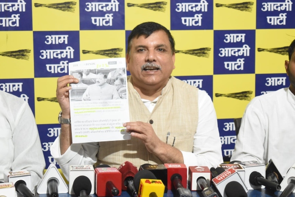 जातिगत जनगणना पर भाजपा के यू-टर्न को लेकर संजय सिंह का हमला: चुनावी चाल या सामाजिक न्याय?