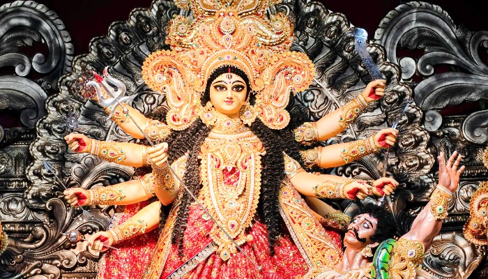 Maa Durga Puja: मां दुर्गा के इन मंत्रों का करें जाप, भय दूर करने से लेकर सौभाग्य जागृत करने तक में है लाभकारी