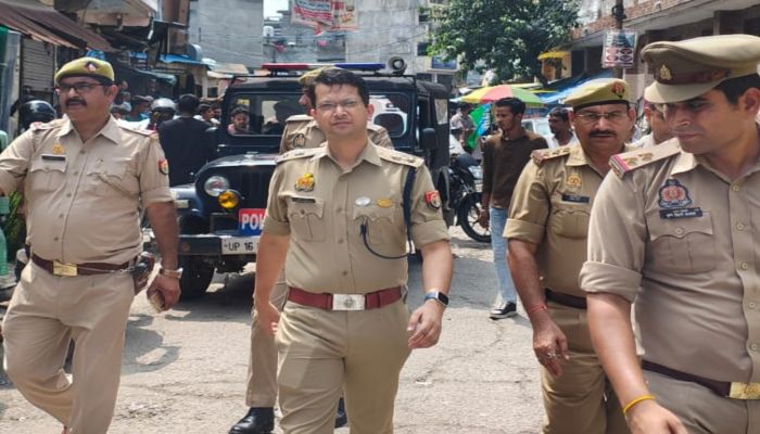 Eid E Milad Un Nabi: बारावफात के जुलूस को लेकर पुलिस अलर्ट, DCP ने सुरक्षा-व्यवस्था का लिया जायजा