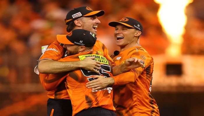 SYS vs PRS BBL 2026: बिग बैश लीग के फाइनल में पहुंची पर्थ स्कॉर्चर्स, बुरी तरह से हारी स्मिथ-बाबर आजम की टीम