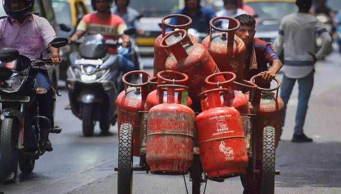 LPG Cylinder Price Cut: बिहार चुनाव से पहले सस्ता हुआ गैस सिलेंडर, 1 नवंबर से लागू हुई नई दरें