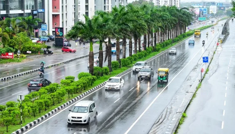 केरल के आठ जिलों में भारी बारिश का रेड अलर्ट, इडुक्की में भूस्खलन से महिला की मौत