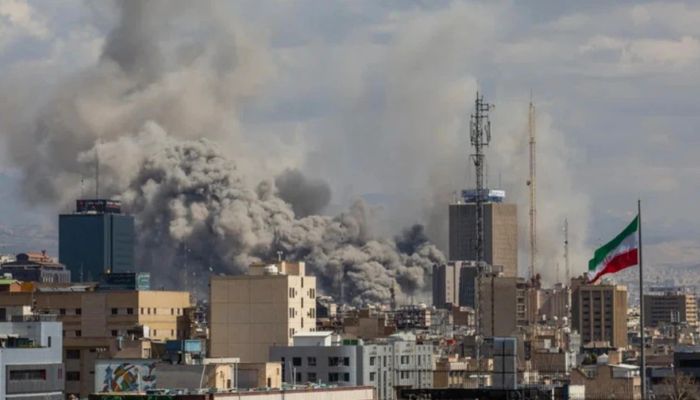 US-Israel-Iran Conflict: सीजफायर के बाद भारत ने जारी की एडवाइजरी, भारतीयों को तुरंत ईरान छोड़ने को कहा....