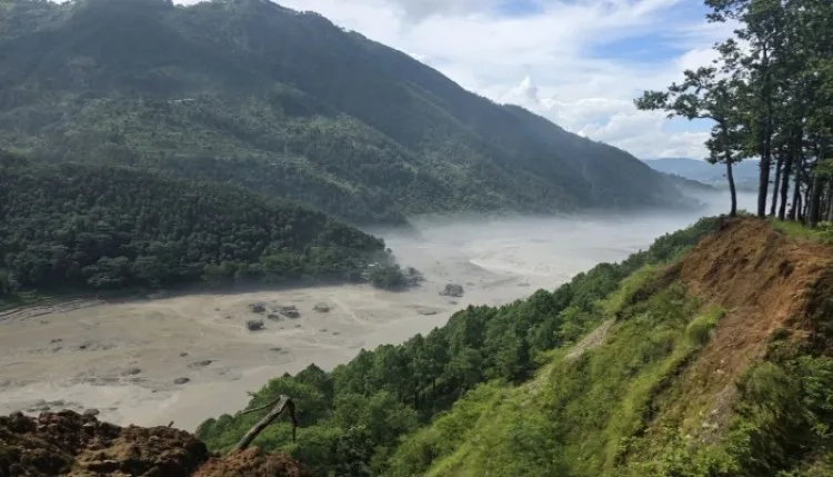 Nepal Flood: भोटेकोशी में बढ़ा जलस्तर, त्रिशूली तट पर हाई अलर्ट जारी