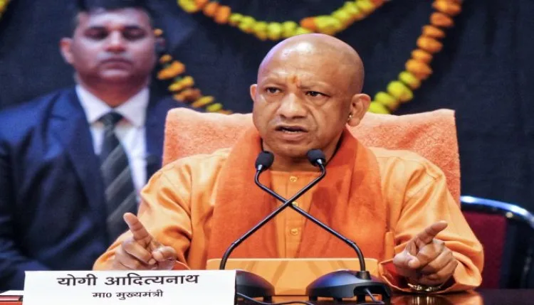 राम मंदिर चढ़ावा विवाद: अयोध्या से सीएम योगी का विपक्ष पर हमला, बोले- हनुमानगढ़ी की सीढ़ियों पर नमाज...