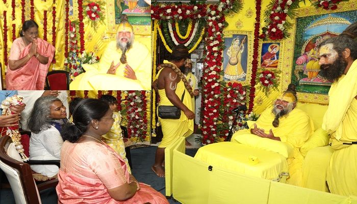 President Draupadi: वृंदावन पहुंची राष्ट्रपति द्रौपदी मुर्मू, संत प्रेमानंद महाराज से भेंट कर लिया आशीर्वाद