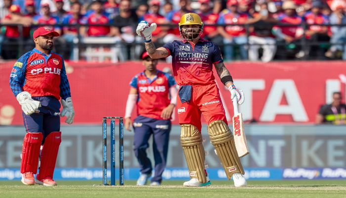 PBKS vs RCB: बेंगलुरु ने पंजाब किंग्स को दिया 223 रनों का टारगेट, कोहली-वेंकटेश ने ठोका अर्शतक