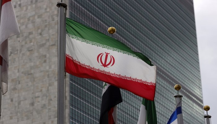US Iran Tension: ट्रंप के न्यूक्लियर हमले की धमकी पर ईरान ने कसा तंज, कहा- उनका समाधान ‘बड़ी चमक’ है