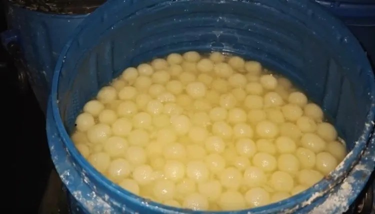 छापे में मिली मिलावट की मिठाई, रक्षाबंधन में खपाने की थी तैयारी
