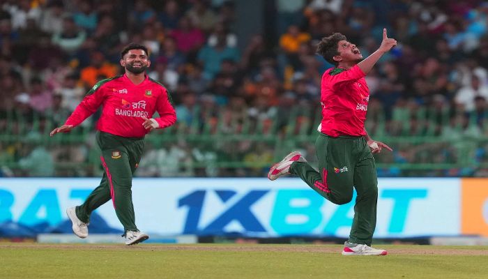 SL vs BAN:  बांग्लादेश ने टी20 सीरीज जीतकर रचा इतिहास, मेहदी हसन ने तोड़ा हरभजन सिंह का विराट रिकॉर्ड