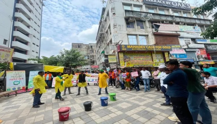पाॅलीथीन बेचने वाले को भी क्वालिटी की जानकारी नहीं, दुकानदार भर रहे जुर्माना