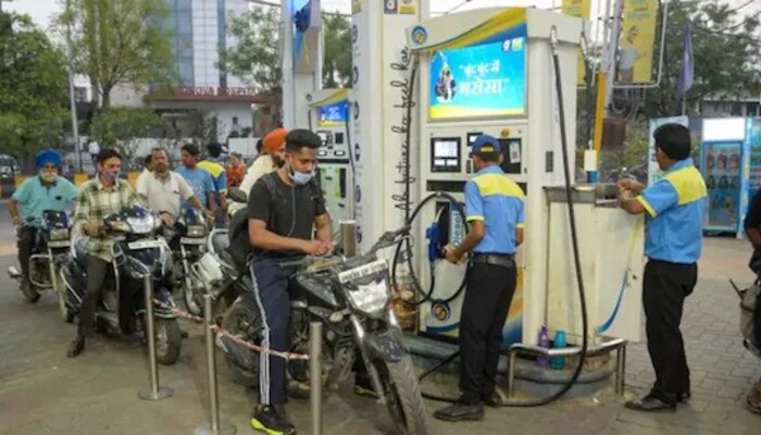 No Helmet, No Fuel अभियानः  350 दोपहिया वाहनों का हुआ चालान