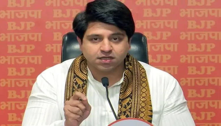 शहजाद पूनावाला का राजनीति से मोहभंग ! जानें BJP से क्यों दिया इस्तीफा