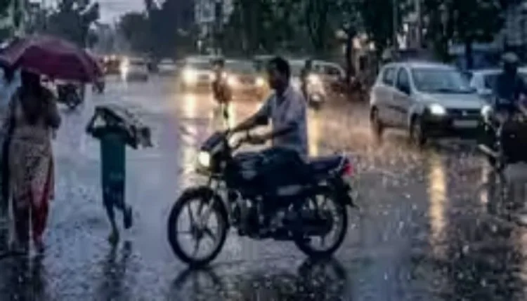 UP के कई जिलों में बारिश के आसार, दिल्ली-एनसीआर में yellow-alert