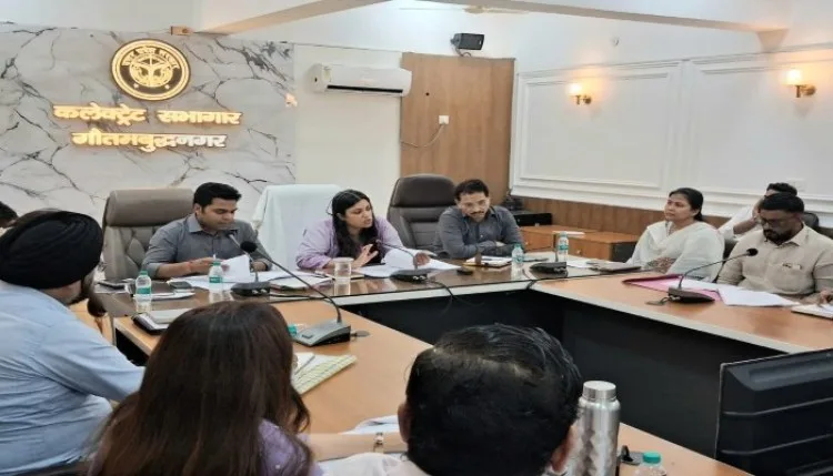 समय से पहले बढ़ा दी स्कूलों ने फीस, डीएम ने की दंडात्मक कार्रवाई