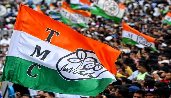 Bengal Politics: TMC में बढ़ी अंदरूनी कलह, पार्टी ने दो विधायकों को किया निष्कासित