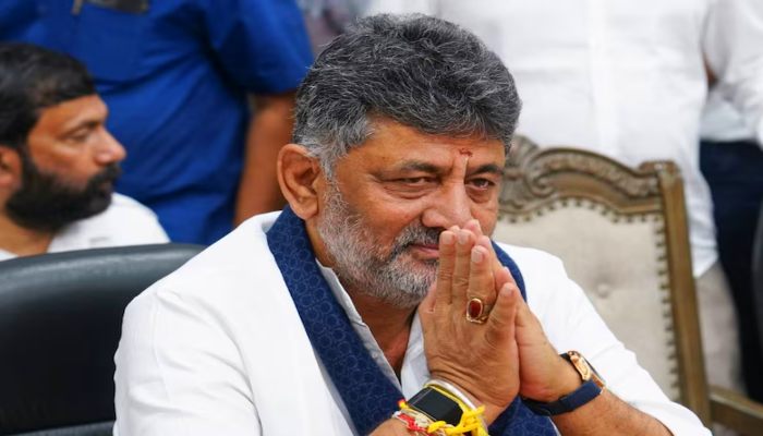 DK Shivkumar Karnataka CM: डीके शिवकुमार 3 जून को लेंगे सीएम पद की शपथ, कांग्रेस विधायक दल की बैठक में लगेगी मुहर