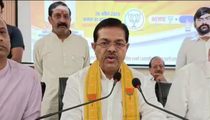 बी. एल. वर्मा ने कहा- अकरबास पुस्तकालय डिबाई के युवाओं के लिए होगा वरदान