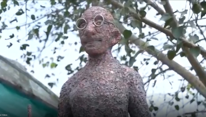 केरल के गुरुवायूर में महात्मा गांधी की मूर्ति पर विवाद, नगर पालिका ने दी सफाई