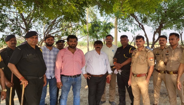 अवैध कब्जा करने वाली टीम की प्रशासन के आगे नहीं चली