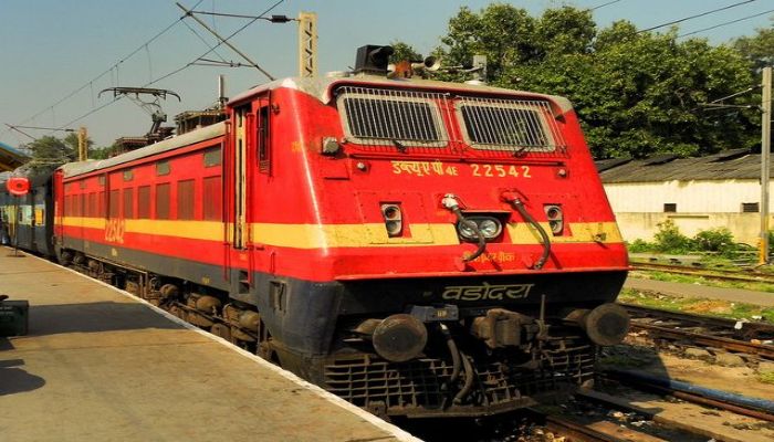 Indian Railways का बड़ा तोहफा : इस ट्रेन टिकट पर मिलेगी 20% की छूट! ऐसे उठाएं फायदा