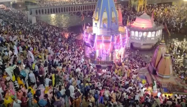 Somvati Amavasya 2026: सोमवती अमावस्या पर हरिद्वार में आस्था का महासंगम, गंगा घाटों पर उमड़ी लाखों श्रद्धालुओं की भीड़