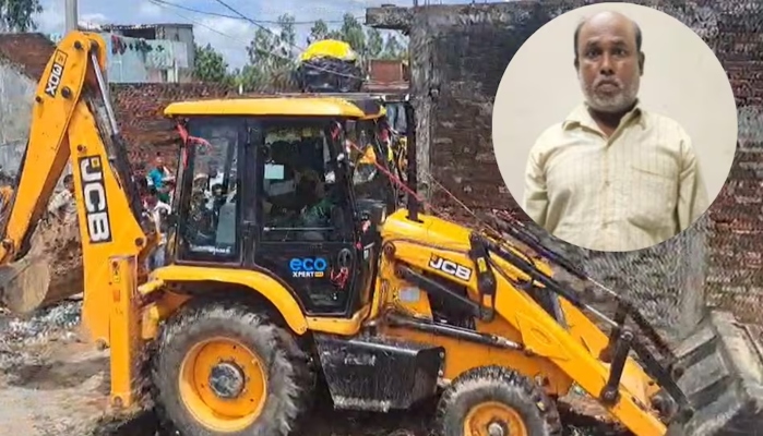 Conversion Bulldozer Action : बलरामपुर में धर्मांतरण रैकेट पर बड़ी कार्रवाई, मास्टरमाइंड के भतीजे का अवैध निर्माण ध्वस्त