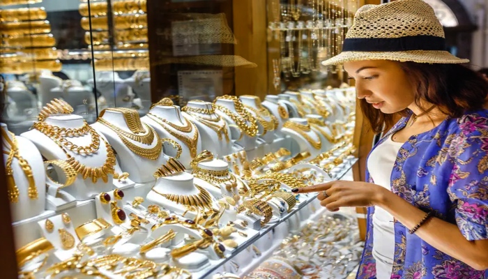 Bullion Market Updates: अमेरिका में शटडाउन, भारत में रिकॉर्ड ऊंचाई पर पहुंची सोने की कीमत