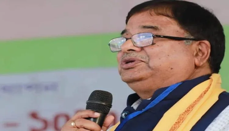 TMC के लिए बढ़ीं मुश्किलें, पूर्व मंत्री उदयन गुहा को फूलबागान से पुलिस ने किया गिरफ्तार