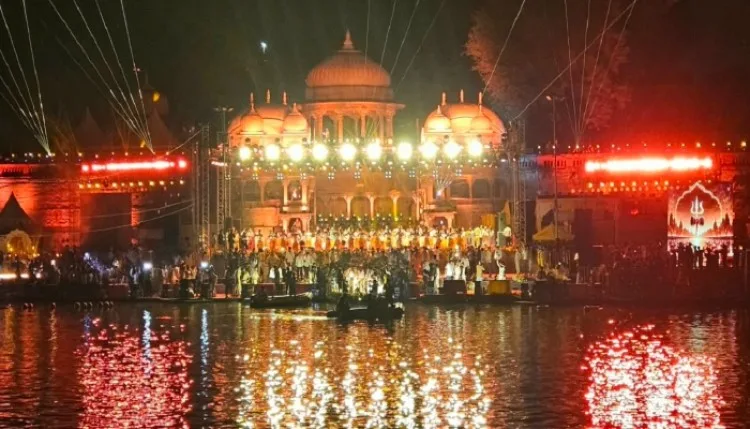 उज्जैन में प्रज्जवलित हुए 33.27 लाख दीये, सेवा संकल्प का दिया संदेश