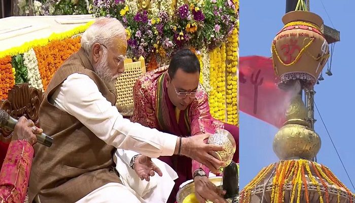 PM Modi Somnath Amrut Mahotsav: पीएम मोदी ने सोमनाथ मंदिर में की विशेष पूजा, 11 तीर्थों के जल से किया शिखर का कुंभाभिषेक