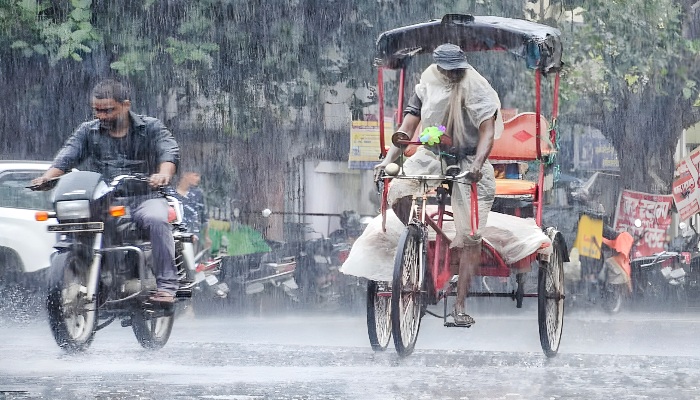 Weather Update: झारखंड में बदला मौसम, गरज-चमक के साथ होगी झमाझम बारिश, 11 जिलों में अलर्ट