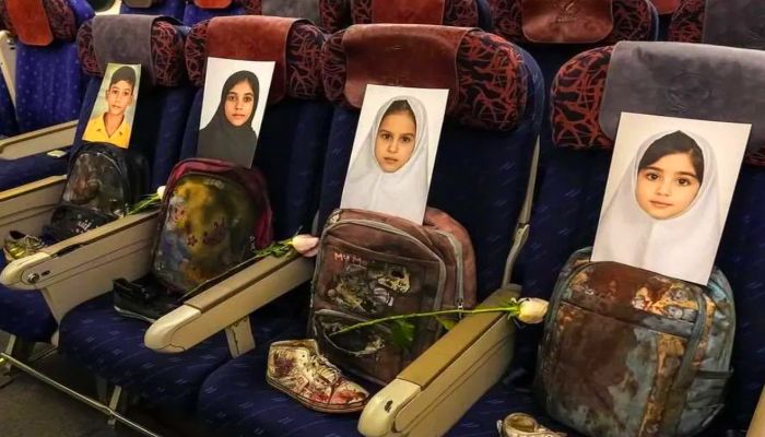 Iran-US Peace Talks: खून से सने स्कूल बैग और  जूते... ईरान ने शेयर की हमले में मारे गए बच्चों की तस्वीरें