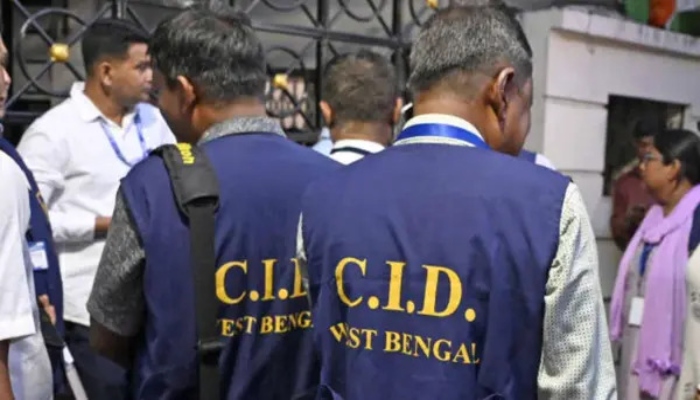 TMC दफ्तर पहुंची CID की टीम को पूर्व सांसद ने गेट पर रोका, तीखी नोकझोंक