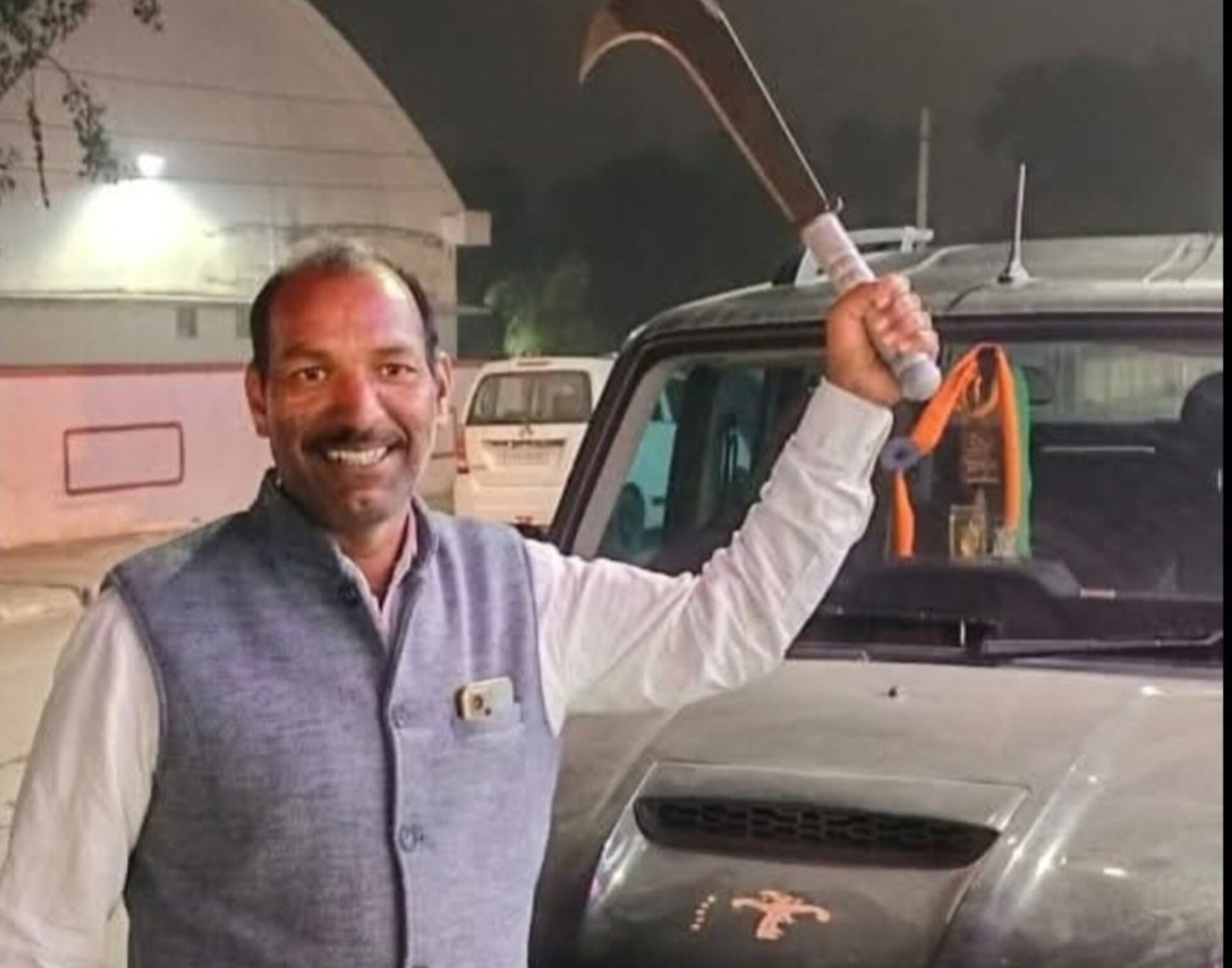Dhakad highway Video: हाईवे पर अश्लील हरकत का वीडियो वायरल, एमपी के नेता मनोहर लाल धाकड़ फरार, कई धाराओं में FIR दर्ज