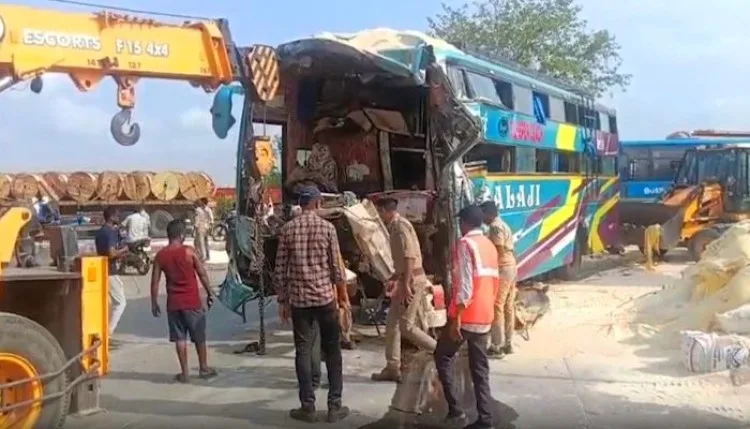 Gujarat Road Accident: वडोदरा-हालोल हाईवे पर भीषण हादसा,  ट्रक और लग्जरी बस की भिड़ंत में 6 की मौत