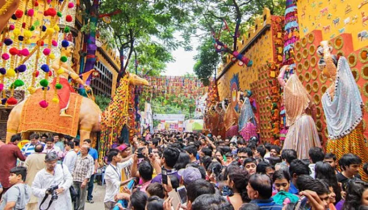 कोलकाता में हर साल से ज्यादा पंडाल लगाए, बंगाल में कहीं विवाद नहीं हुआ