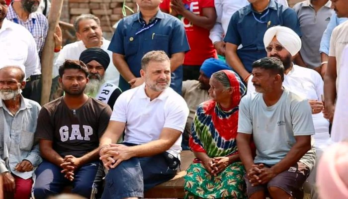 Punjab Flood: राहुल गांधी ने पंजाब के बाढ़ प्रभावित इलाकों का किया दौरा, किसानों से की मुलाकात